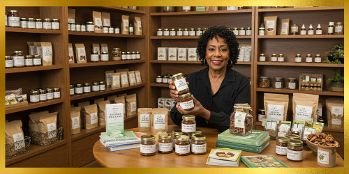 How Cinnamon Enhances the Flavor and Health Benefits of Fruit Juices